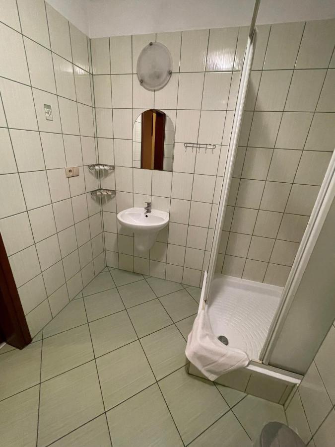 Omega Hotel 2*